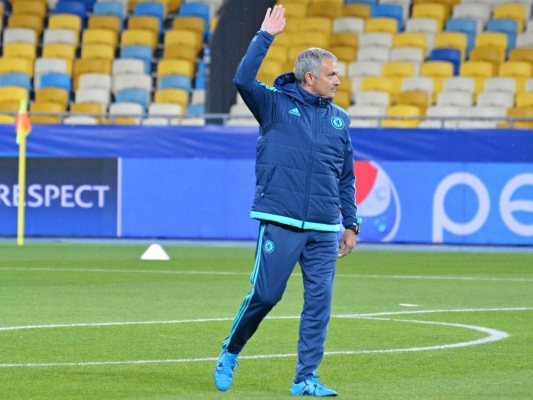 Jose Mourinho zastąpi Louisa Van Gaala? Jose Mourinho zastąpi Louisa Van Gaala?