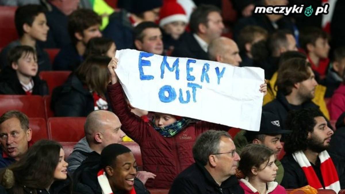 Na stadionie Arsenalu pojawił się baner "Emery Out