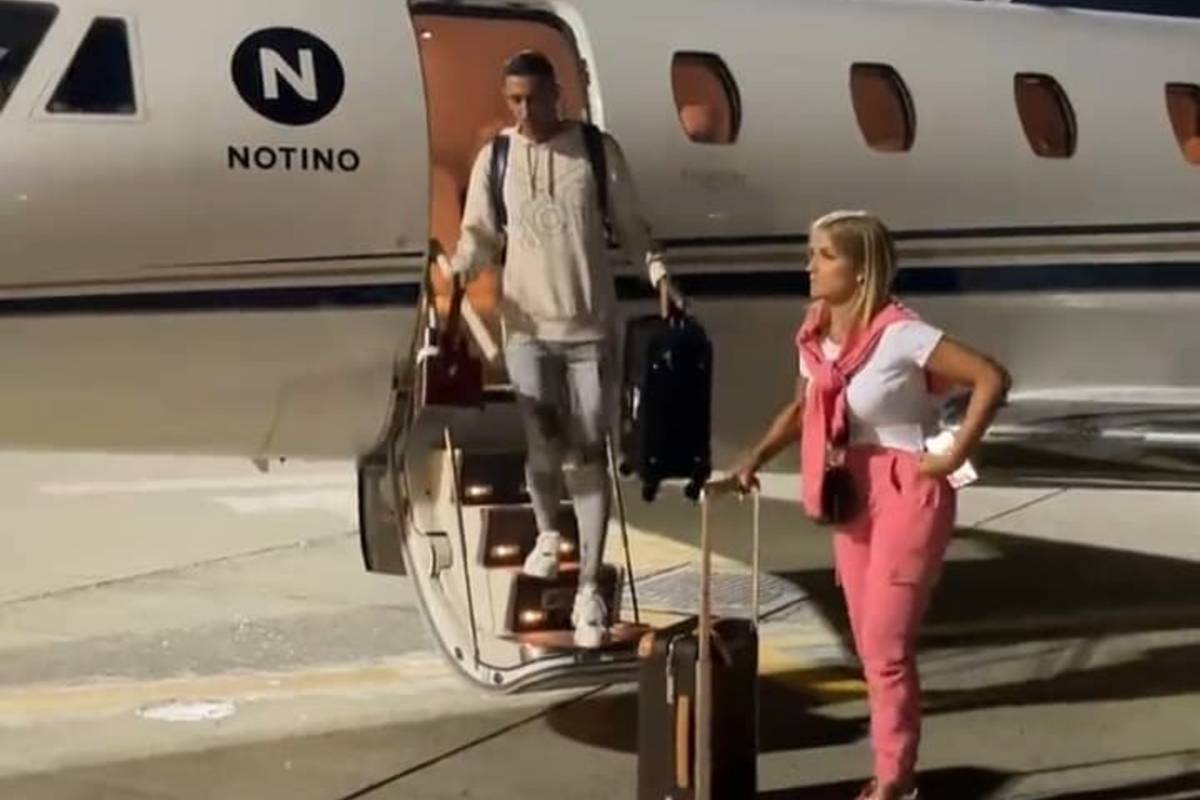 Angel Di Maria has landed.  The Argentine has come to sign a contract with the new club [WIDEO]