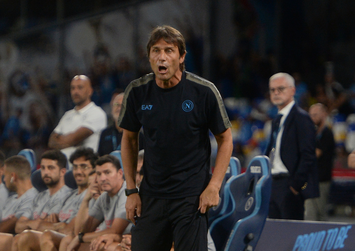 Sensacyjna decyzja Conte?! Gigant chce sprowadzić trenera Napoli