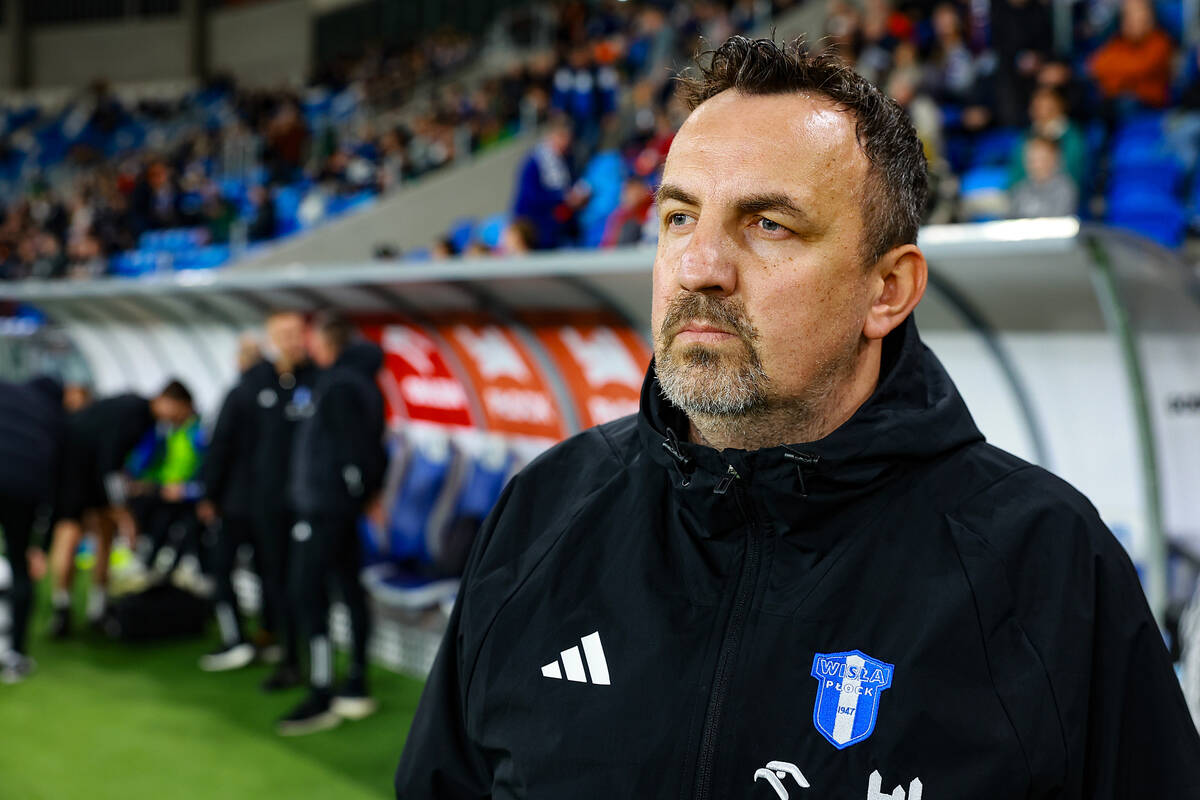 Rasiści zaatakowali żonę i dziecko trenera Wisły Płock. Mariusz Misiura ujawnił szokujące zdarzenie