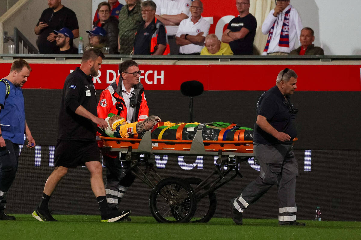 Dramat w Bundeslidze. Piłkarz padł na murawę