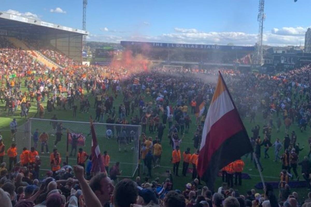 Awans wydarty w końcówce. Niesamowite sceny w Anglii [WIDEO]