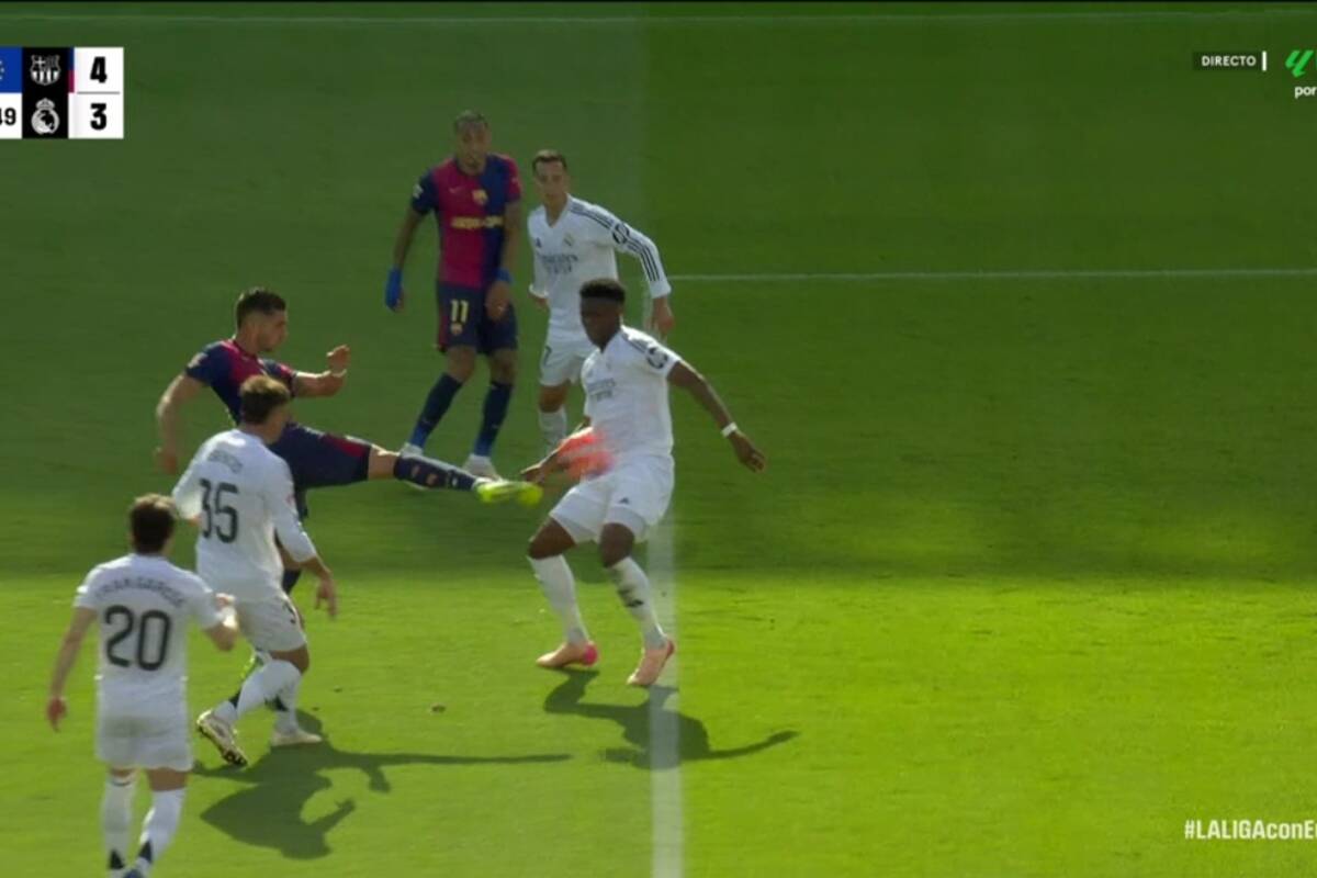Sędziowski koszmar w El Clasico! Cztery poważne błędy. "Najgorsze sędziowanie roku"