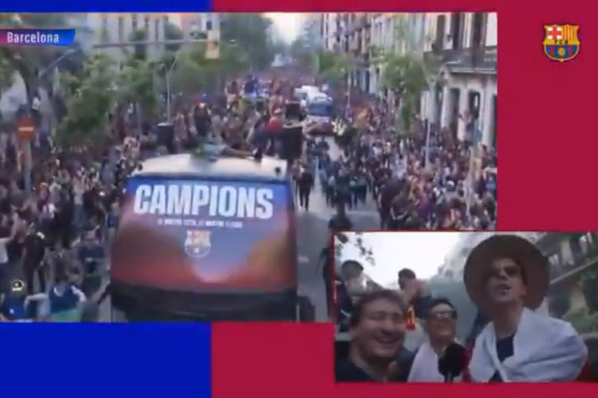 Hymn Polski na paradzie Barcelony! Lewandowski i Szczęsny dali show [WIDEO]