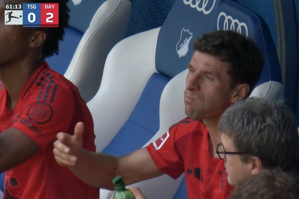 Mueller pożegnał się z Bundesligą. Demolka Bayernu na koniec sezonu [WIDEO]