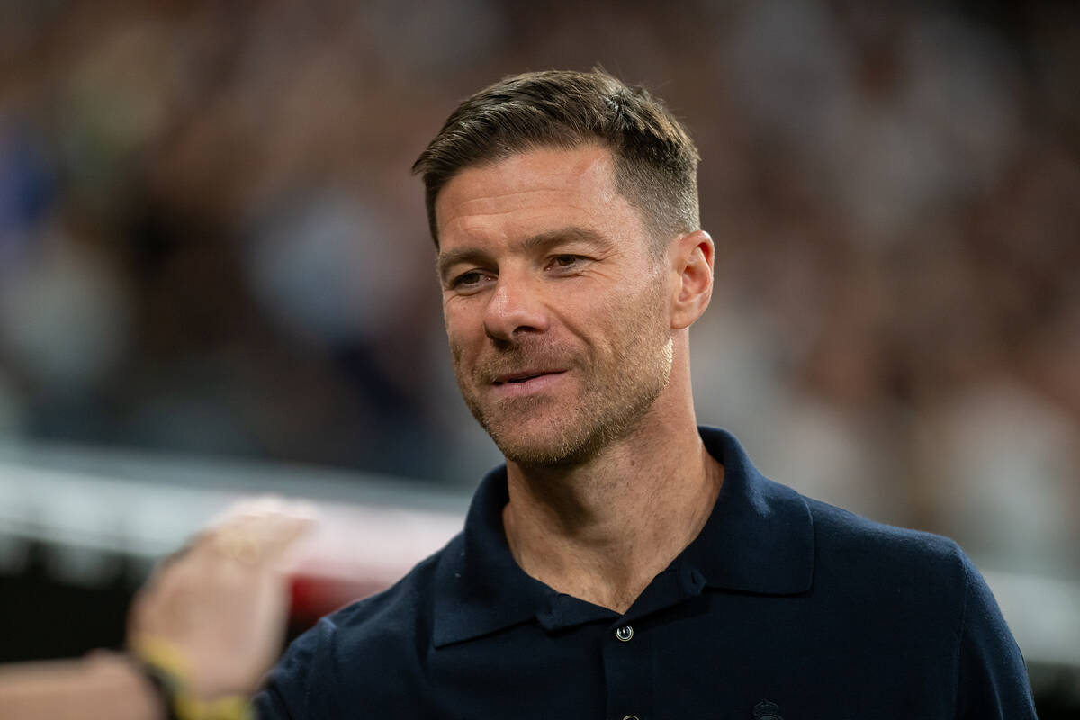 Xabi Alonso broni gwiazdy Liverpoolu. 