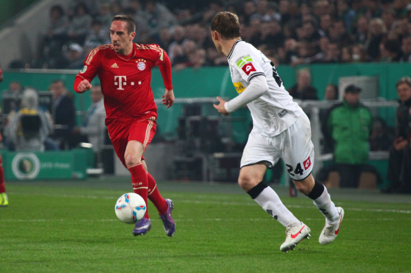 Kontuzja obrońcy Gladbach przed meczem z Schalke Kontuzja obrońcy Gladbach przed meczem z Schalke