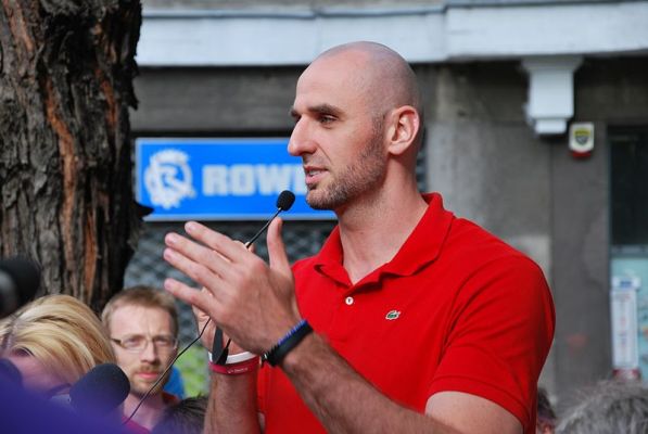Marcin Gortat bez litości dla Paulo Sousy. "Mam nadzieję, że nastąpi na klocka lego, zero honoru" Marcin Gortat bez litości dla Paulo Sousy. "Mam nadzieję, że nastąpi na klocka lego, zero honoru"