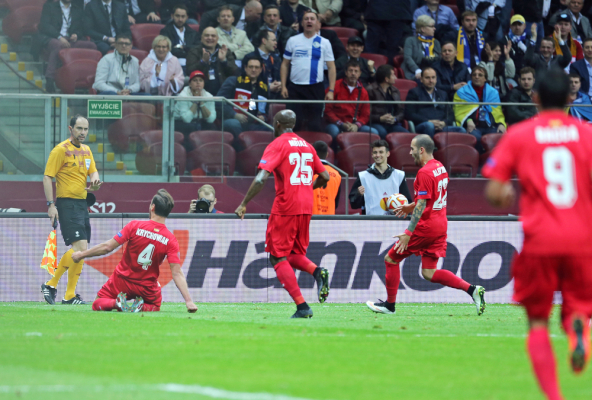 Sevilla przegrała z Villarreal, cały mecz Krychowiaka Sevilla przegrała z Villarreal, cały mecz Krychowiaka