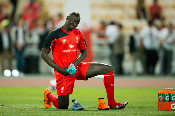 Dłuższa przerwa obrońcy Liverpoolu Dłuższa przerwa obrońcy Liverpoolu