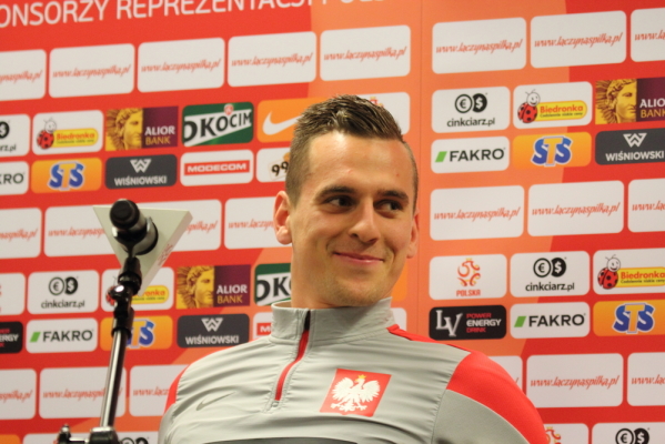 Milik: Mówili, że jestem słaby. A ja zdzierałem d..ę, żeby się pokazać Milik: Mówili, że jestem słaby. A ja zdzierałem d..ę, żeby się pokazać