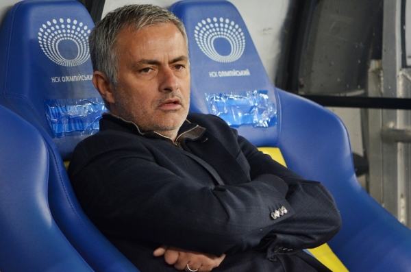 Figo: Mourinho wyciągnie Chelsea z kryzysu Figo: Mourinho wyciągnie Chelsea z kryzysu