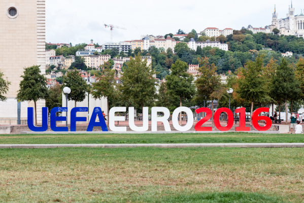 UEFA potwierdza: Euro 2016 we Francji UEFA potwierdza: Euro 2016 we Francji