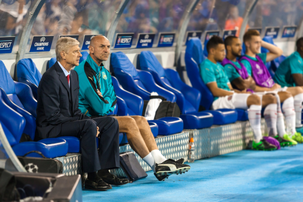 Wenger o Benitezie: 12 meczów to za mało, żeby zwolnić trenera Wenger o Benitezie: 12 meczów to za mało, żeby zwolnić trenera