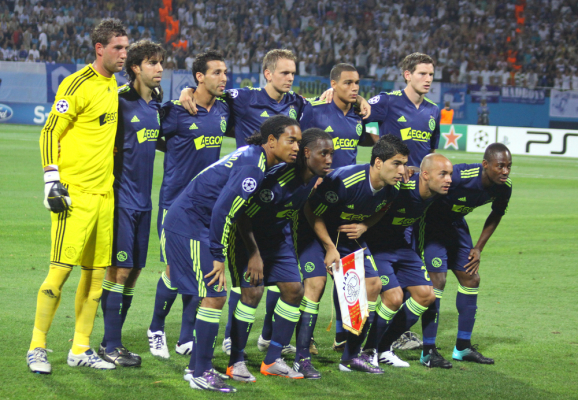 Ajax wygrał w Zwolle, Milik zszedł w końcówce Ajax wygrał w Zwolle, Milik zszedł w końcówce