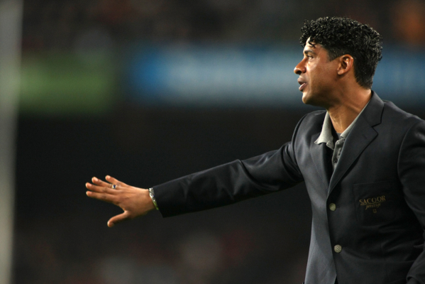 Rijkaard odrzucił ofertę Valencii Rijkaard odrzucił ofertę Valencii