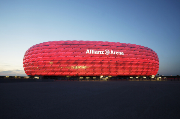 Bayern zawstydził Anglików. Milion na uchodźców Bayern zawstydził Anglików. Milion na uchodźców