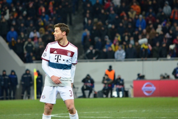 Xabi Alonso: Anglia musi zmienić styl gry Xabi Alonso: Anglia musi zmienić styl gry