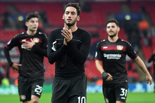 Calhanoglu oficjalnie piłkarzem AC Milan Calhanoglu oficjalnie piłkarzem AC Milan