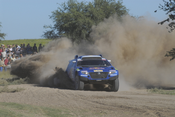Dakar przerwany, Chinka wjechała w kibiców Dakar przerwany, Chinka wjechała w kibiców