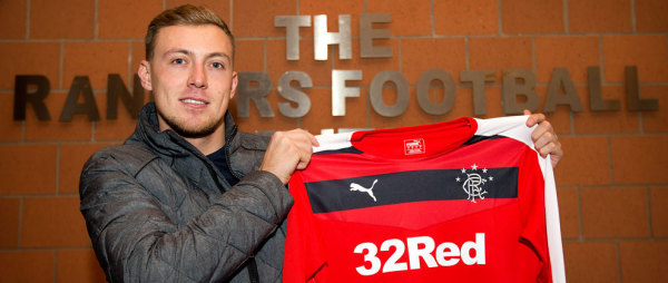 Gostomski oficjalnie w Rangers FC Gostomski oficjalnie w Rangers FC