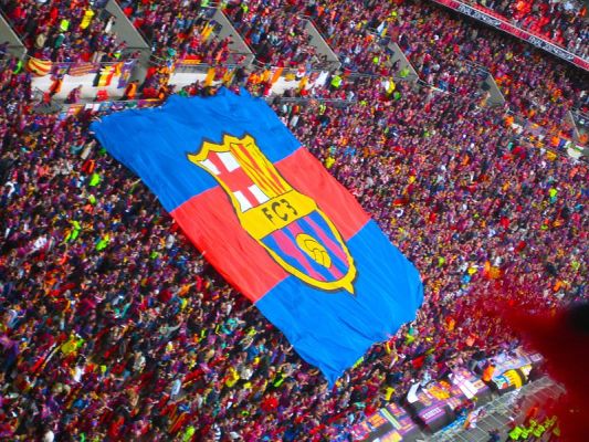 Obrońca Barcelony opuści początek sezonu Obrońca Barcelony opuści początek sezonu