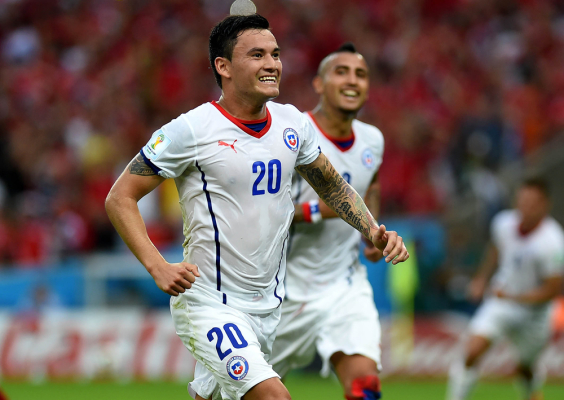 Wygrał Copa America, zagra z Wasilewskim Wygrał Copa America, zagra z Wasilewskim