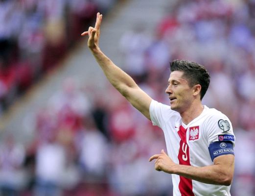 Smuda: Gdybym miał w składzie obecnego Lewandowskiego, to na Euro 2012 na pewno zagralibyśmy w ćwierćfinale Smuda: Gdybym miał w składzie obecnego Lewandowskiego, to na Euro 2012 na pewno zagralibyśmy w ćwierćfinale