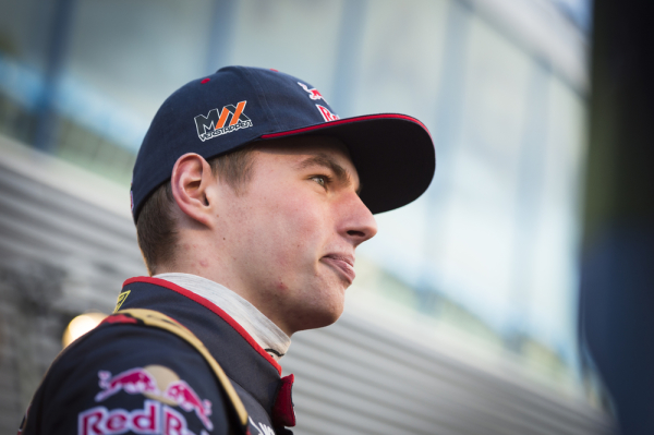 Ścigał się w F1, teraz zdał prawko Ścigał się w F1, teraz zdał prawko