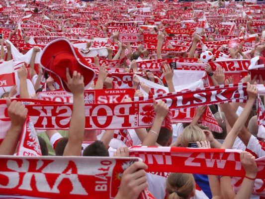 Polscy kibice tuż za Anglikami Polscy kibice tuż za Anglikami