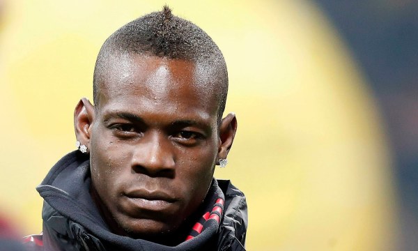 Balotelli przebiera w ofertach. Napastnik jest przymierzany do Napoli Balotelli przebiera w ofertach. Napastnik jest przymierzany do Napoli