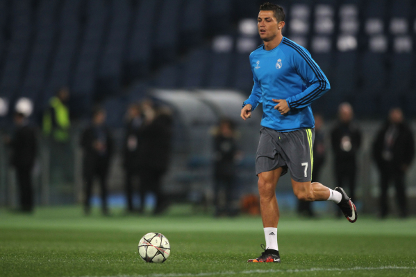 Ronaldo negocjuje nowy kontrakt. Zakończy karierę w Realu? Ronaldo negocjuje nowy kontrakt. Zakończy karierę w Realu?