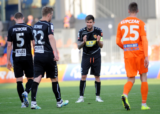 Bezbramkowy remis Niecieczy z Koroną Kielce Bezbramkowy remis Niecieczy z Koroną Kielce
