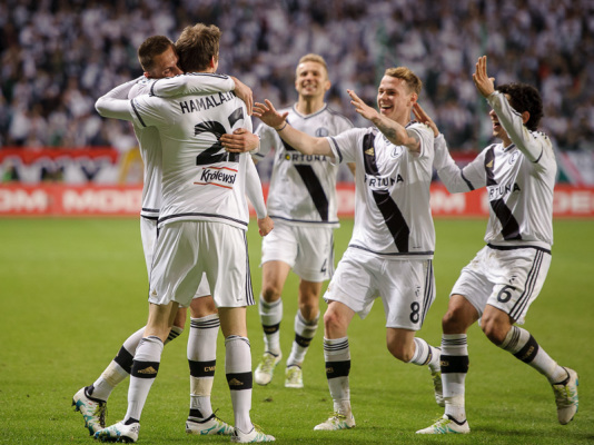 Legia rozbiła Piasta i jest coraz bliżej tytułu mistrzowskiego Legia rozbiła Piasta i jest coraz bliżej tytułu mistrzowskiego