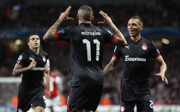 Kostas Mitroglou cztery lata dłużej z Benfiką Kostas Mitroglou cztery lata dłużej z Benfiką
