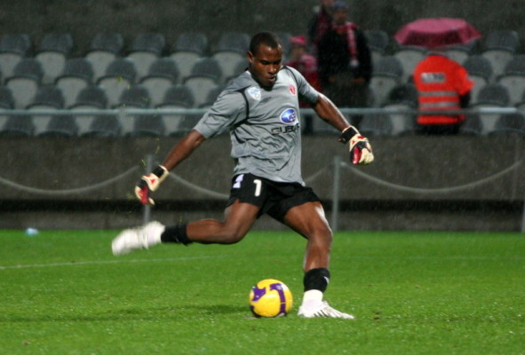 Enyeama dwa lata dłużej w Lille OSC Enyeama dwa lata dłużej w Lille OSC