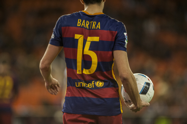Obrońca Barcelony trafi do Valencii? Obrońca Barcelony trafi do Valencii?