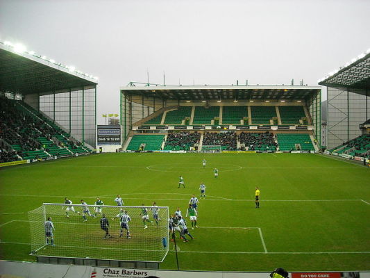 Neil Lennon poprowadzi Hibernian FC Neil Lennon poprowadzi Hibernian FC