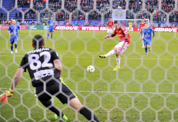 Nowak podpisał kontrakt z GKS-em Katowice Nowak podpisał kontrakt z GKS-em Katowice