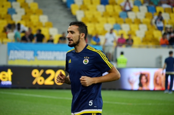 Mehmet Topal zostaje w Fenerbahce Mehmet Topal zostaje w Fenerbahce