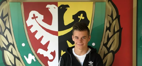 Śląsk Wrocław zakontraktował utalentowanego juniora Śląsk Wrocław zakontraktował utalentowanego juniora