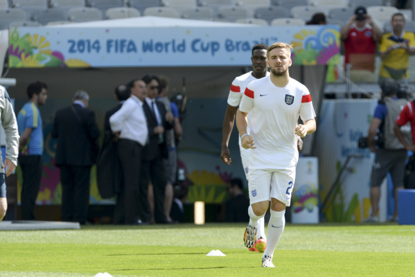 Luke Shaw znów trenuje z Manchesterem Luke Shaw znów trenuje z Manchesterem