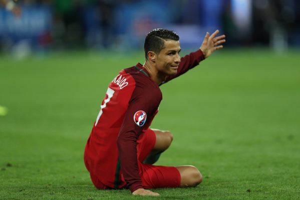 Collina: Payet nie chciał skrzywdzić Ronaldo. Jego wejście było przypadkowe Collina: Payet nie chciał skrzywdzić Ronaldo. Jego wejście było przypadkowe