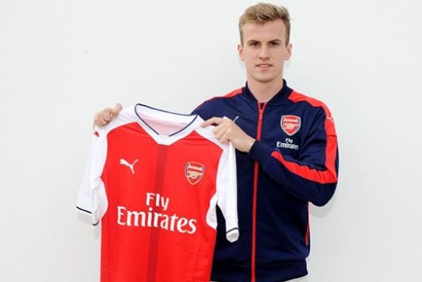 Arsenal pozyskał obrońcę Boltonu Arsenal pozyskał obrońcę Boltonu