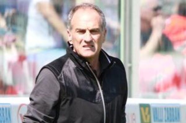 Menedżer Swansea: Potrzebujemy jeszcze środkowego obrońcy Menedżer Swansea: Potrzebujemy jeszcze środkowego obrońcy