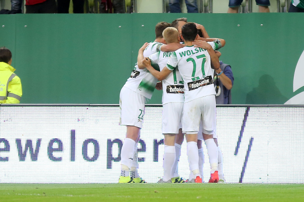 Lechia wygrała w Białymstoku i została liderem Ekstraklasy Lechia wygrała w Białymstoku i została liderem Ekstraklasy