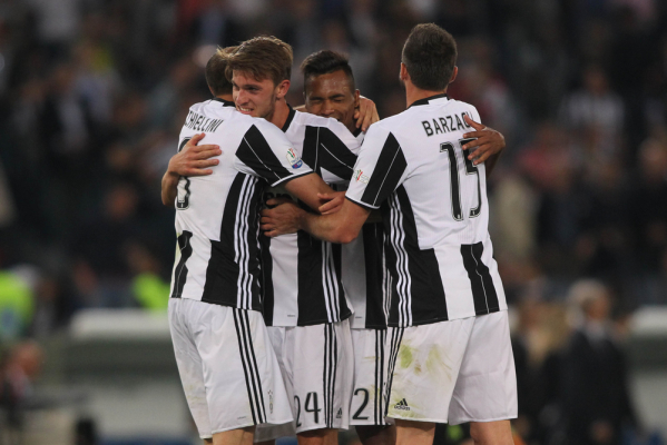 Juventus wywiózł trzy punkty ze Stadio Olimpico Juventus wywiózł trzy punkty ze Stadio Olimpico