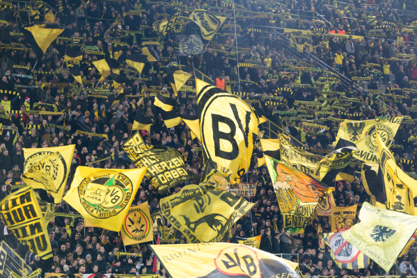 Borussia ostrzega przed kibicami Legii: Nie noście klubowej odzieży Borussia ostrzega przed kibicami Legii: Nie noście klubowej odzieży