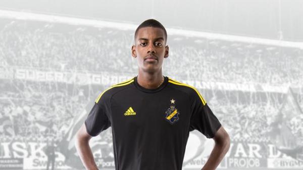 Real i Barcelona obserwują napastnika AIK Sztokholm Real i Barcelona obserwują napastnika AIK Sztokholm